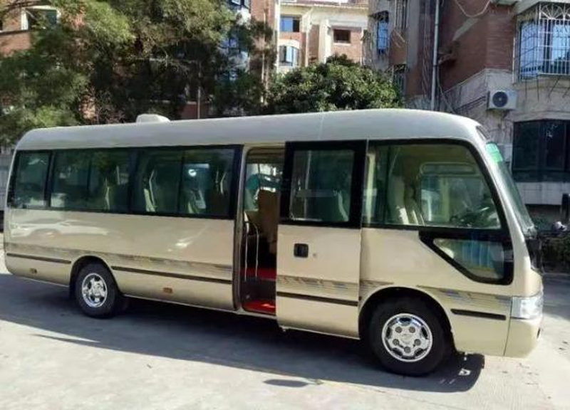 现代旅游中的大巴包车新趋势
